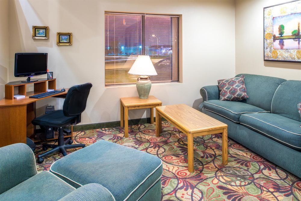 Oyo Hotel Lincoln Airport Ne, Hwy 80 ภายนอก รูปภาพ