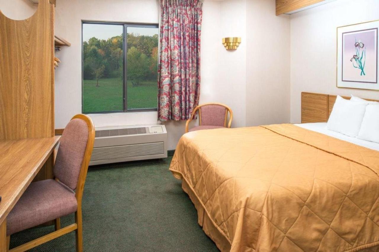 Oyo Hotel Lincoln Airport Ne, Hwy 80 ภายนอก รูปภาพ