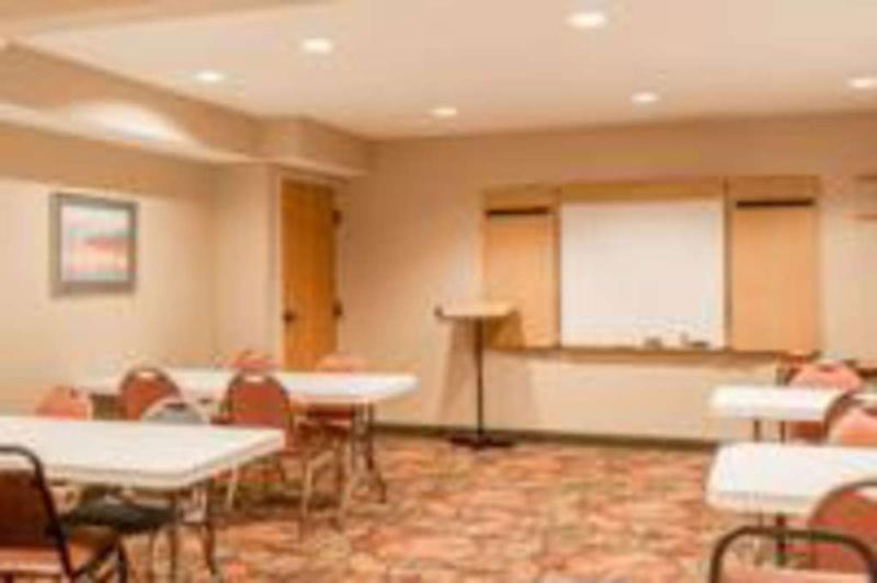 Oyo Hotel Lincoln Airport Ne, Hwy 80 ภายนอก รูปภาพ